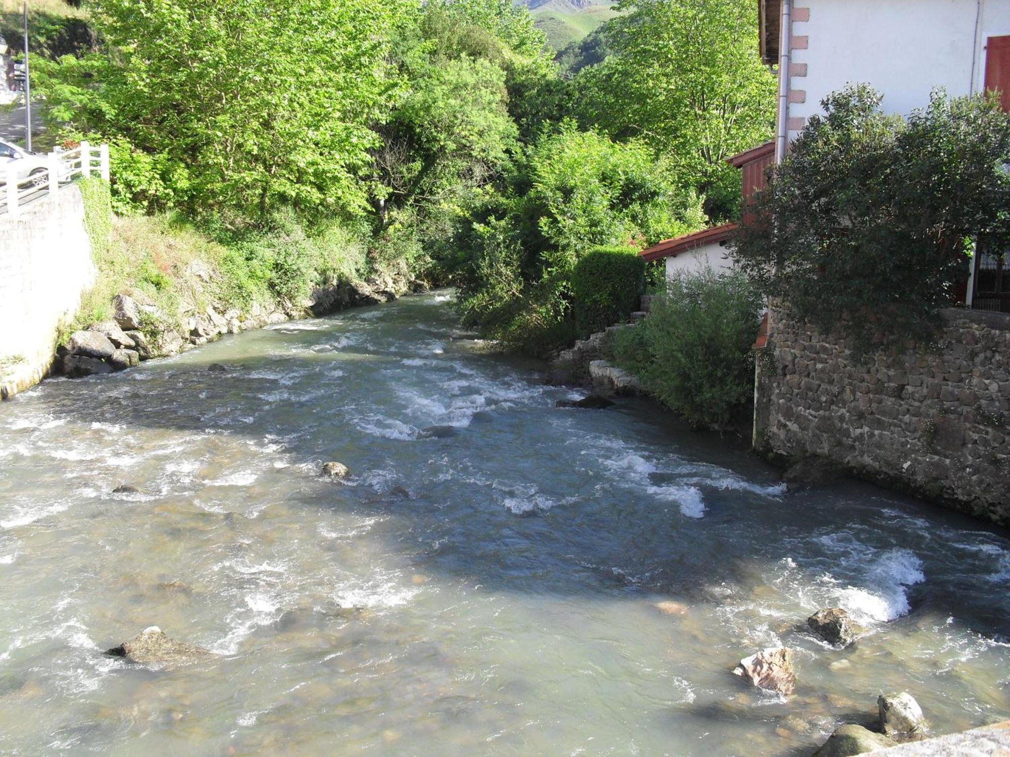 Logis Hotel Andreinia & Cabanes Esterençuby Dış mekan fotoğraf