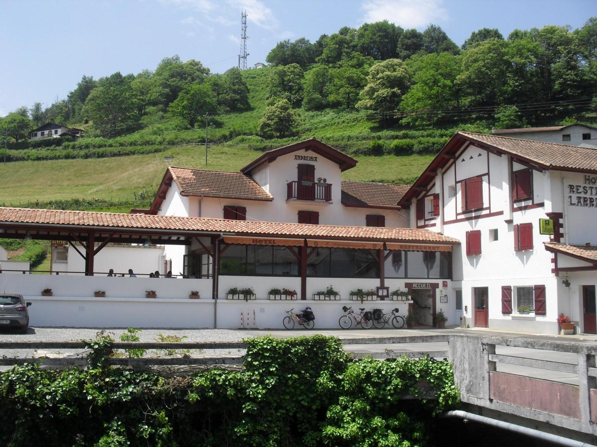 Logis Hotel Andreinia & Cabanes Esterençuby Dış mekan fotoğraf