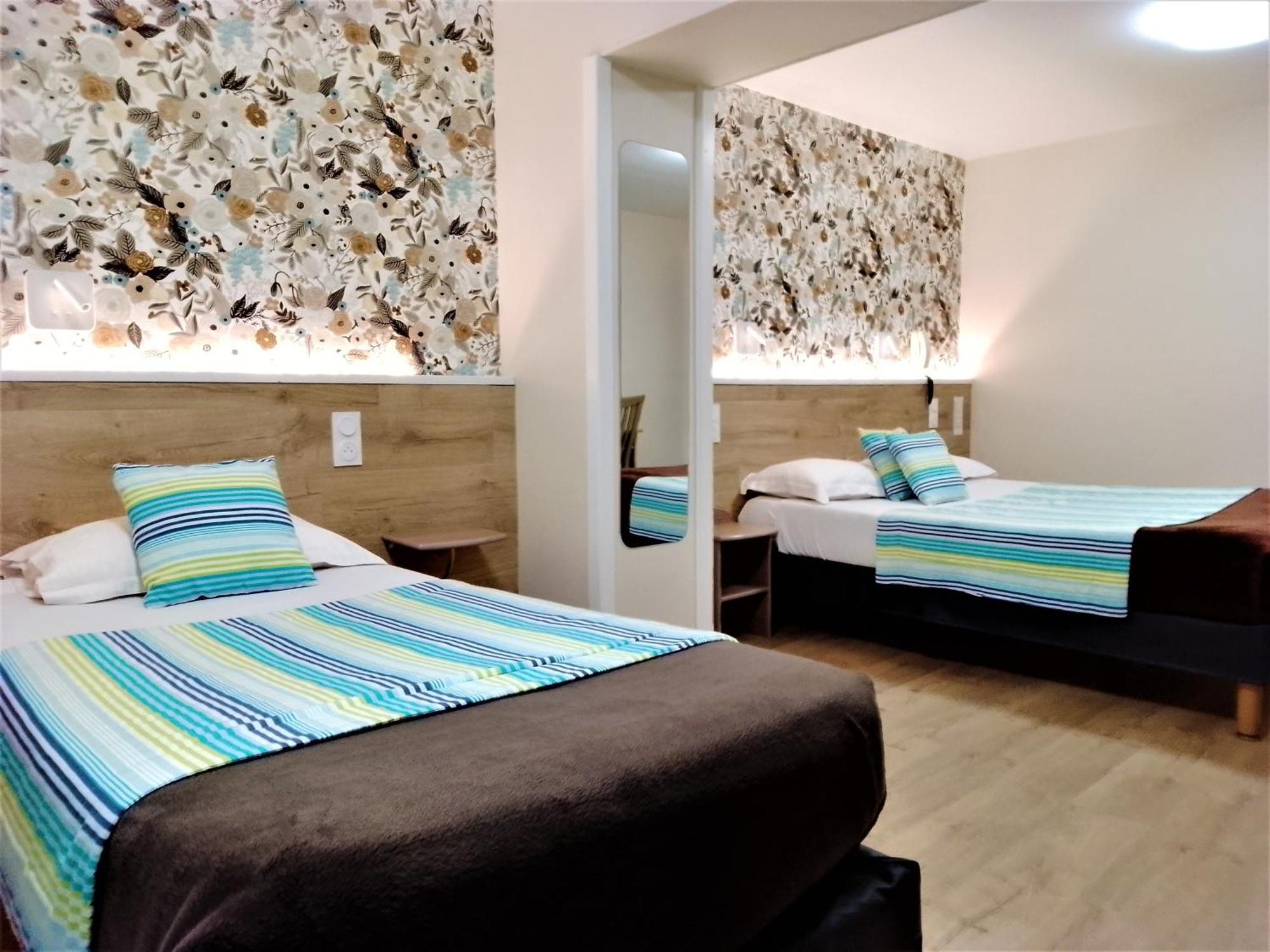 Logis Hotel Andreinia & Cabanes Esterençuby Dış mekan fotoğraf