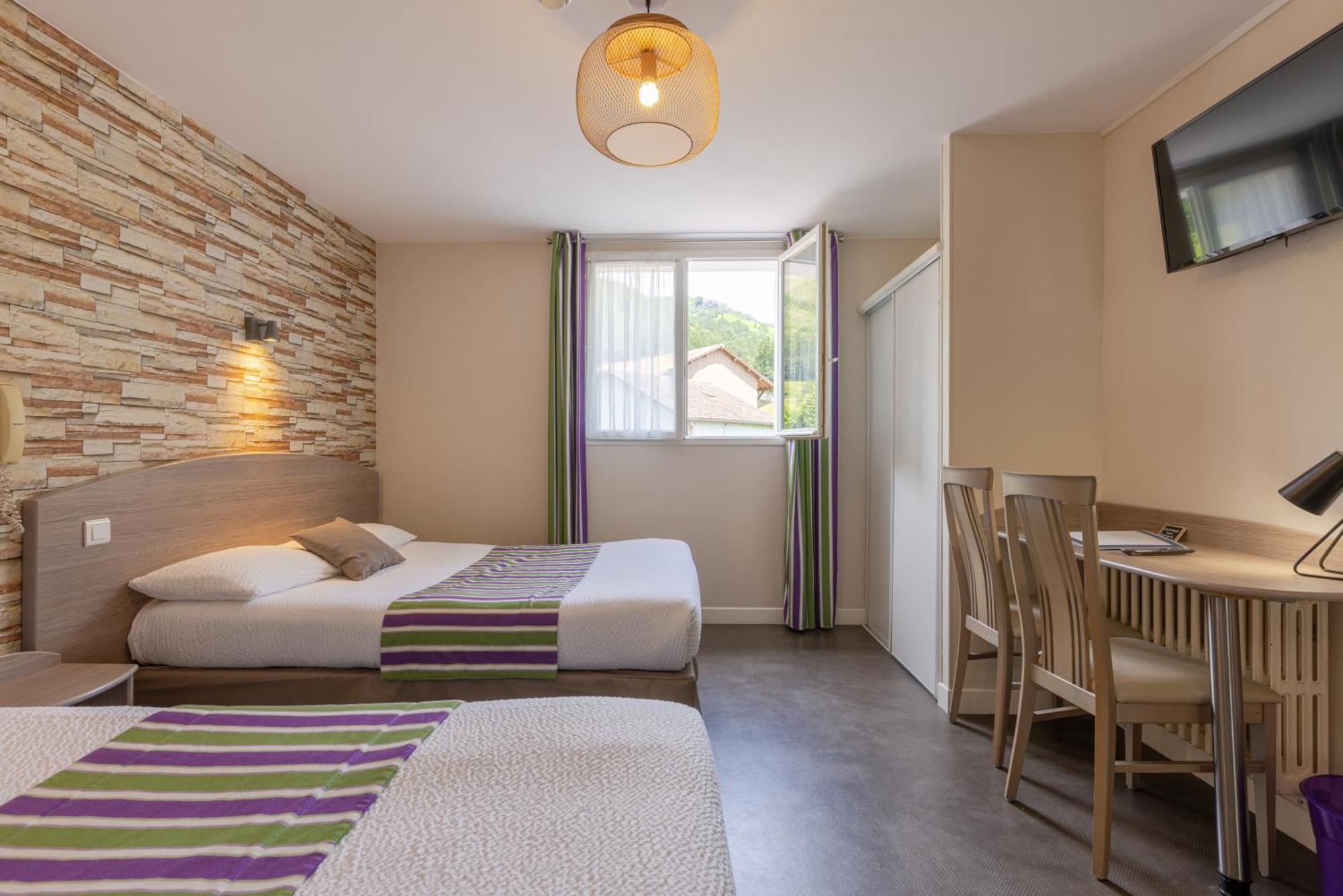 Logis Hotel Andreinia & Cabanes Esterençuby Dış mekan fotoğraf