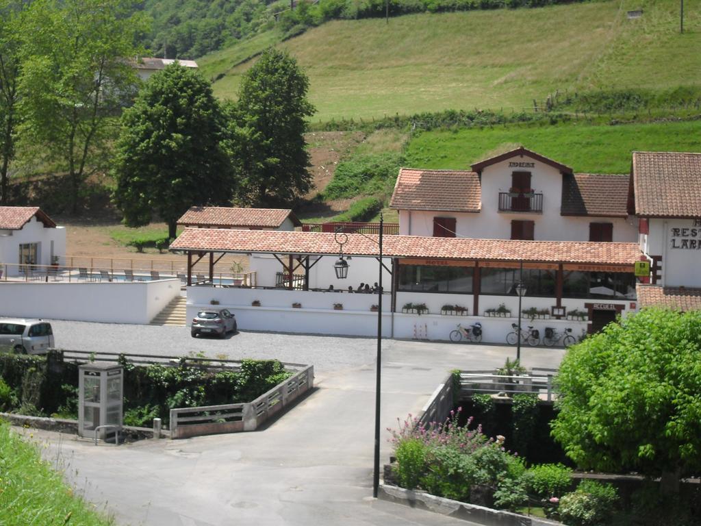 Logis Hotel Andreinia & Cabanes Esterençuby Dış mekan fotoğraf