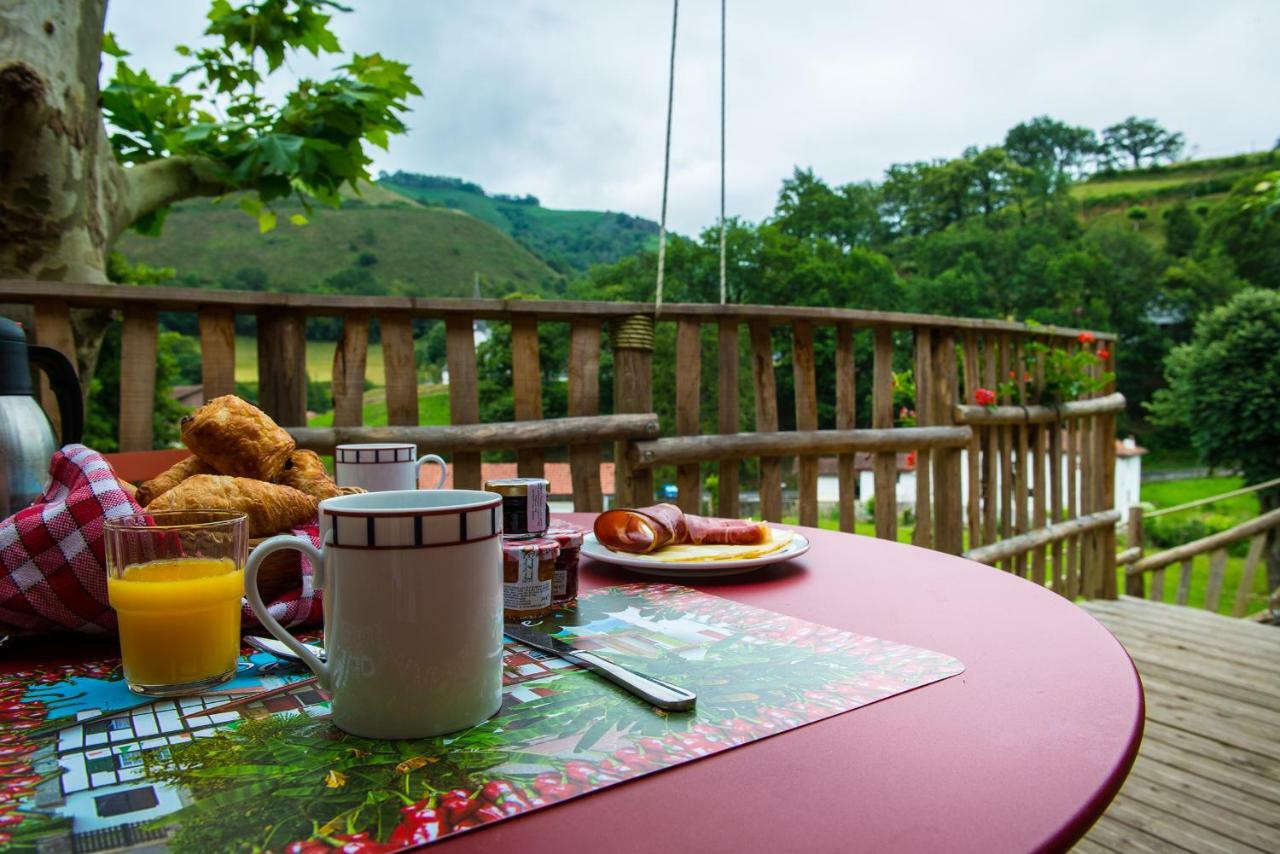 Logis Hotel Andreinia & Cabanes Esterençuby Dış mekan fotoğraf