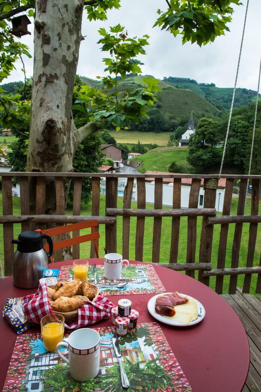 Logis Hotel Andreinia & Cabanes Esterençuby Dış mekan fotoğraf